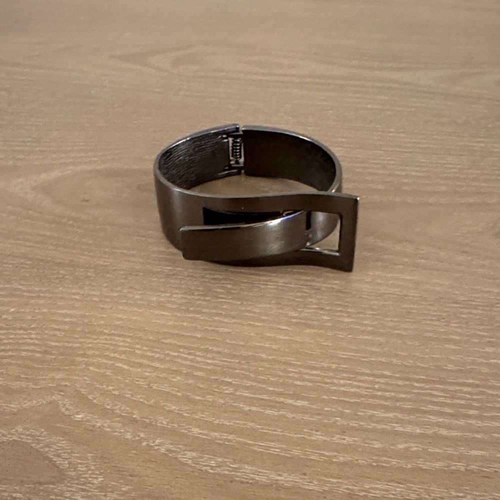 Women’s Black Metal Bracelet